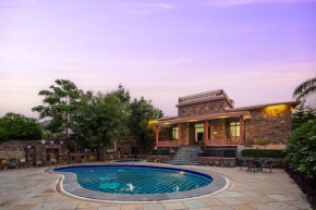 Wild Orchid by StayVista, a hill-view villa with a swimming pool, spacious lawn & a gazebo for a perfect getaway